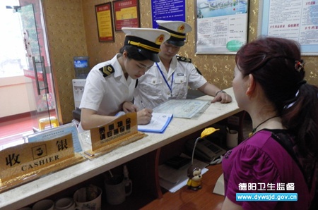 全市开展中、高考期间校园周边公共场所卫生监督检查工作