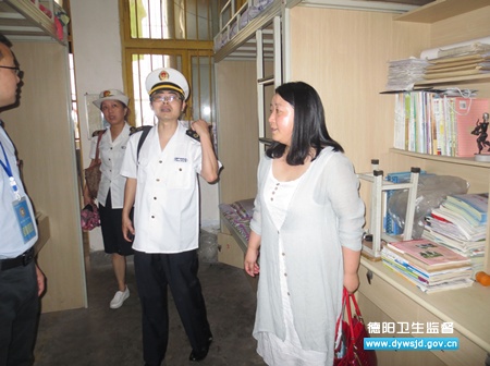 市县联合督查 确保高考学校卫生安全