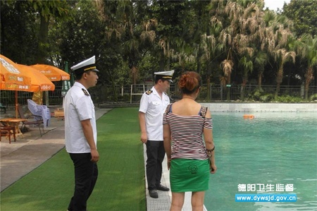 加强督导检查,确保游泳场所卫生安全